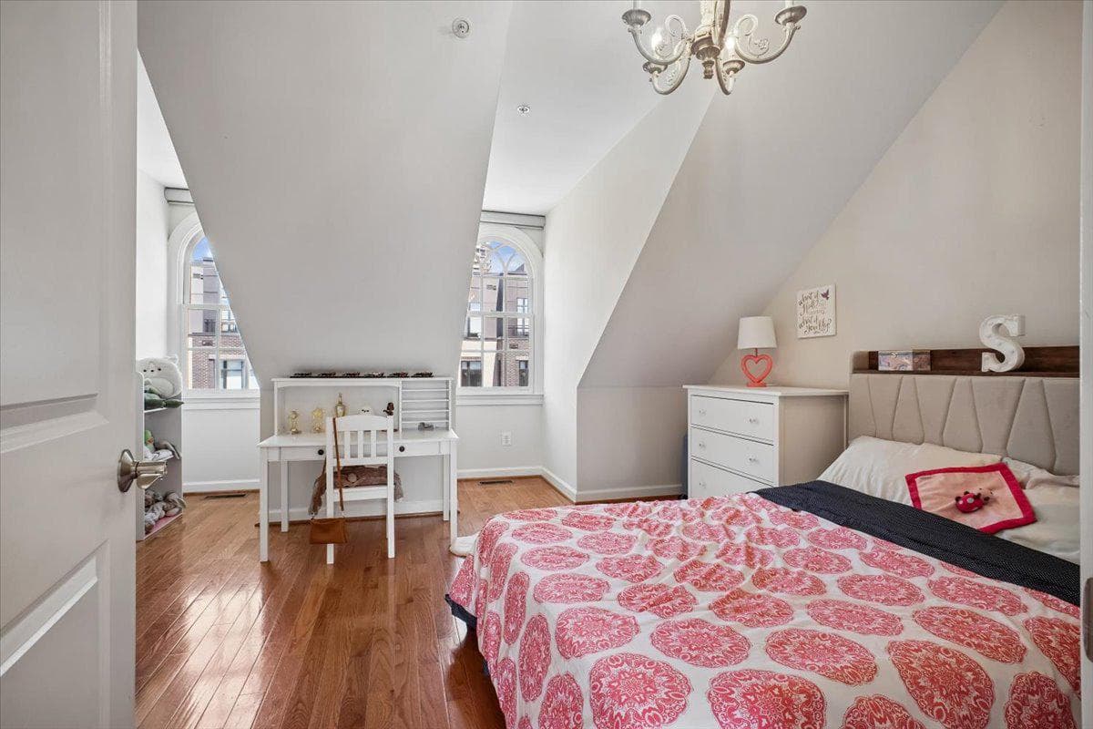 412 Pendleton Street photo 37