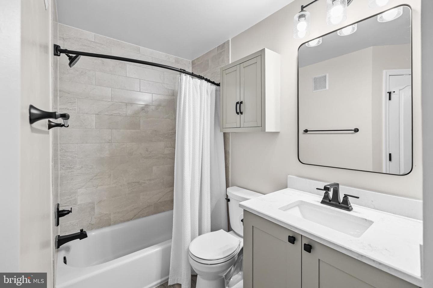 5090 Donovan Drive #102 photo 34