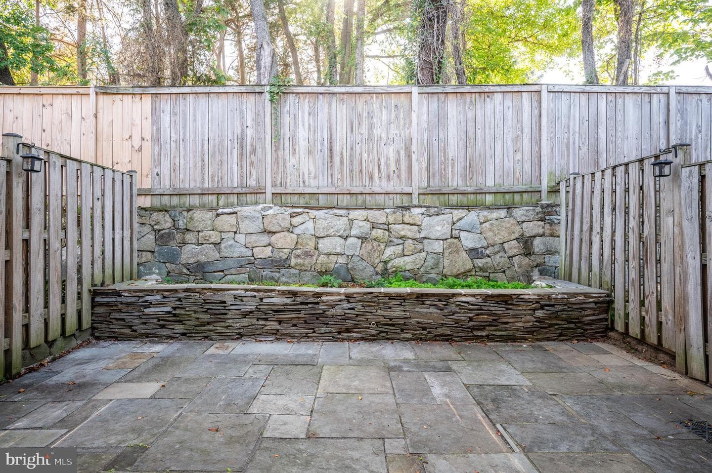 122 Sanborn Place photo 27