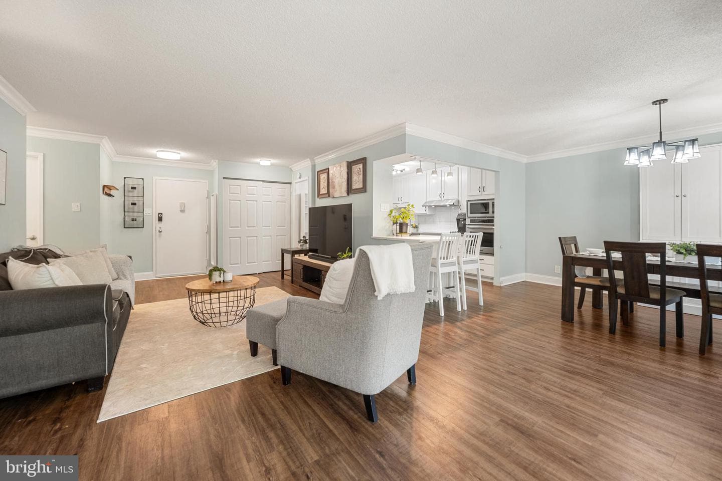203 Yoakum Parkway #609 photo 10