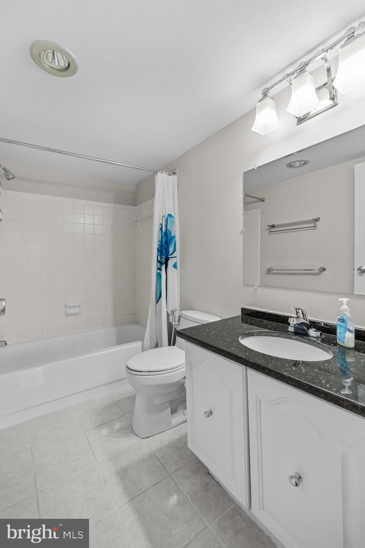 5300 Holmes Run Parkway #815 photo 20