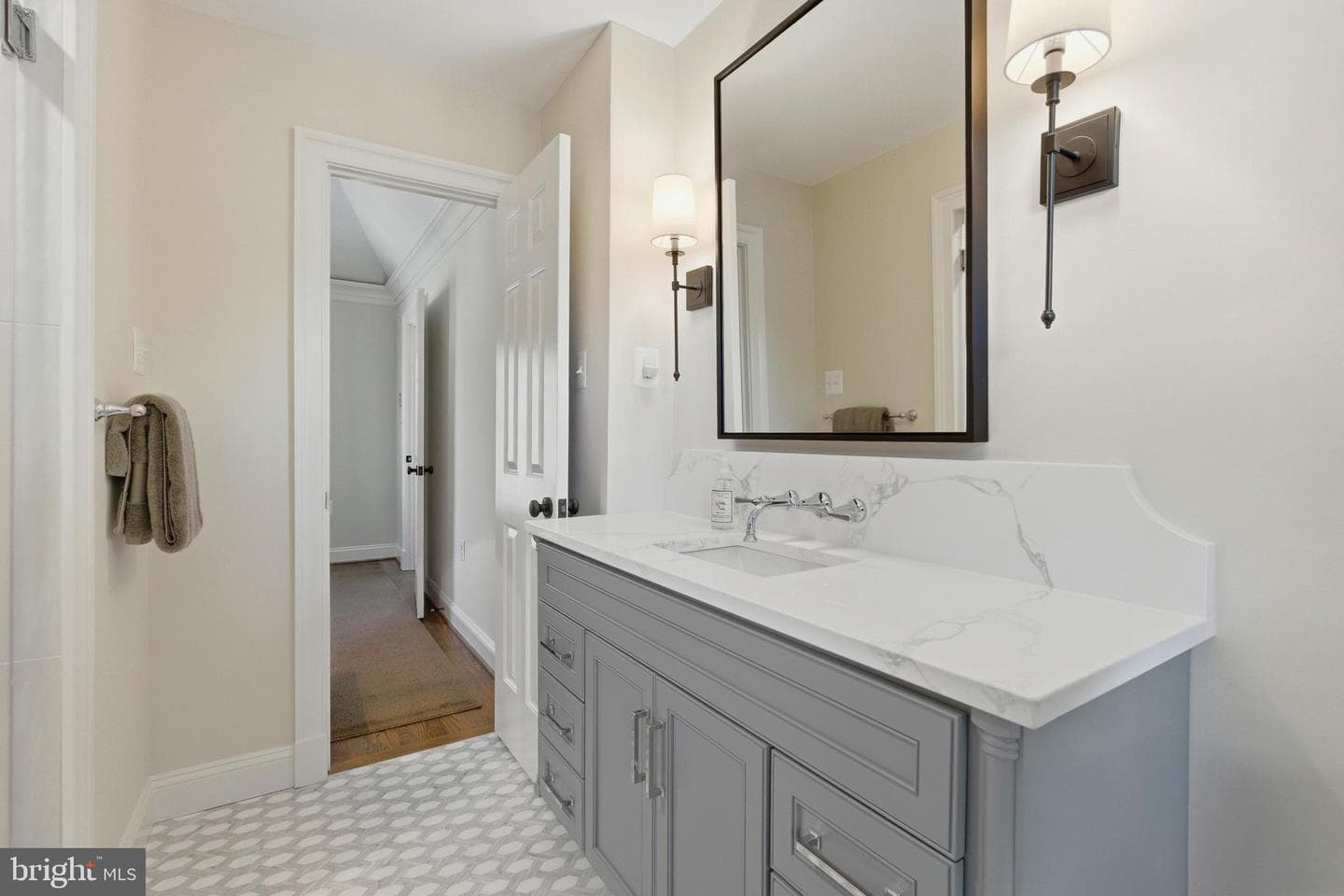 808 Oronoco Street photo 16