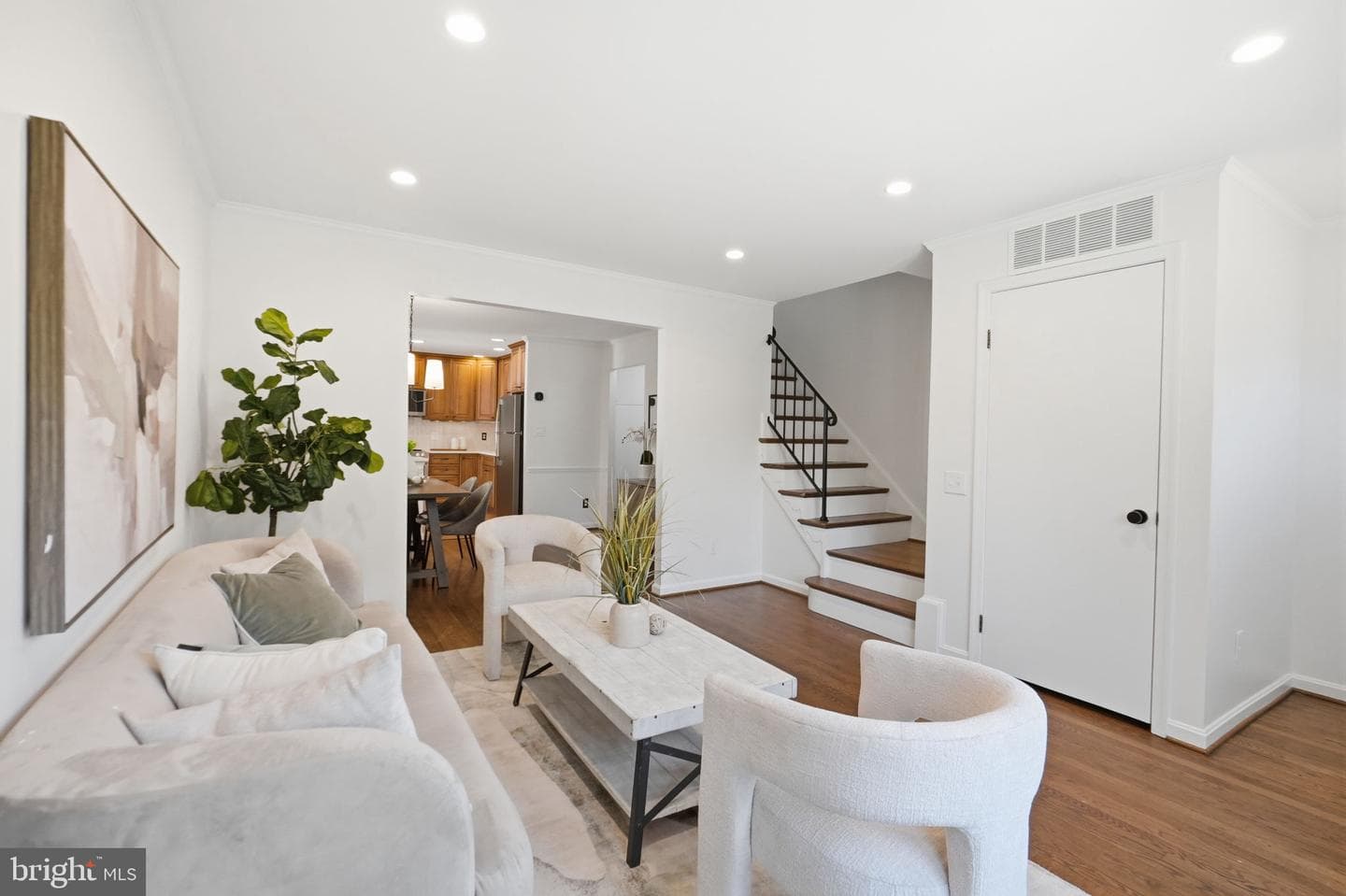19 E Myrtle Street #a photo 4