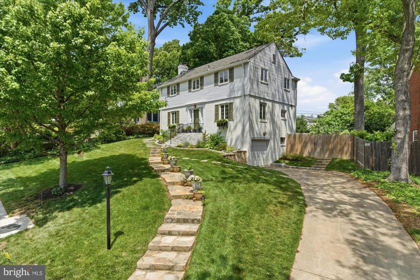 805 Chalfonte Drive photo 2