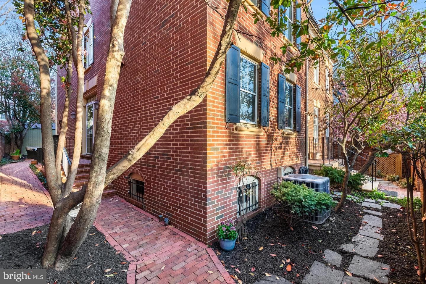 428 S Fairfax Street photo 2
