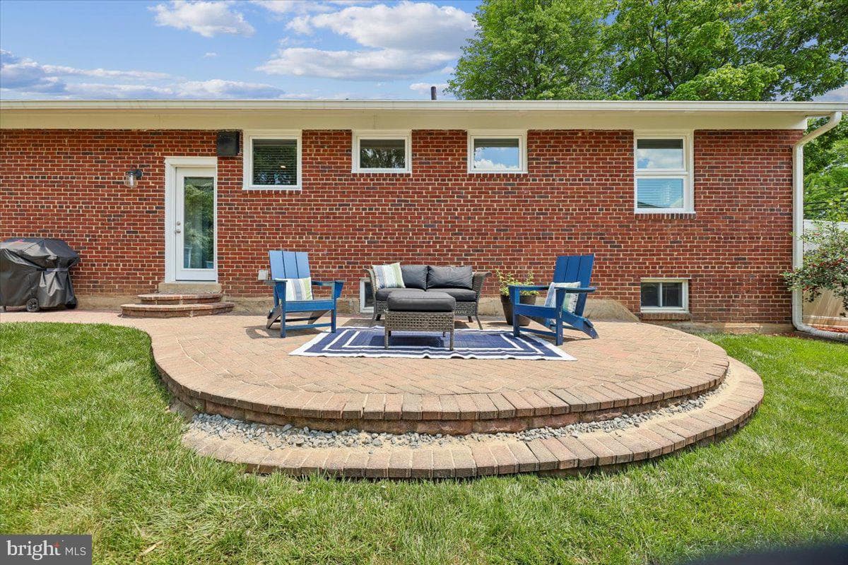 500 N Naylor Street N photo 15