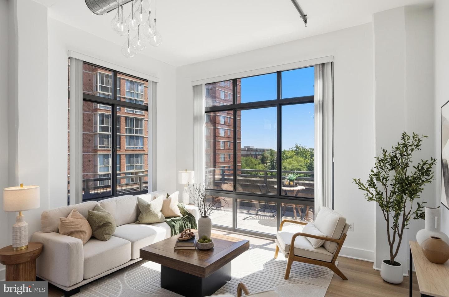 520 John Carlyle Street #402