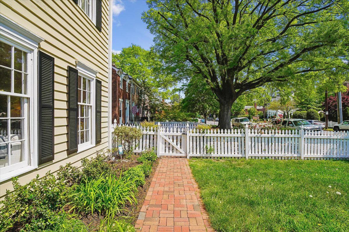 513 Franklin Street photo 3