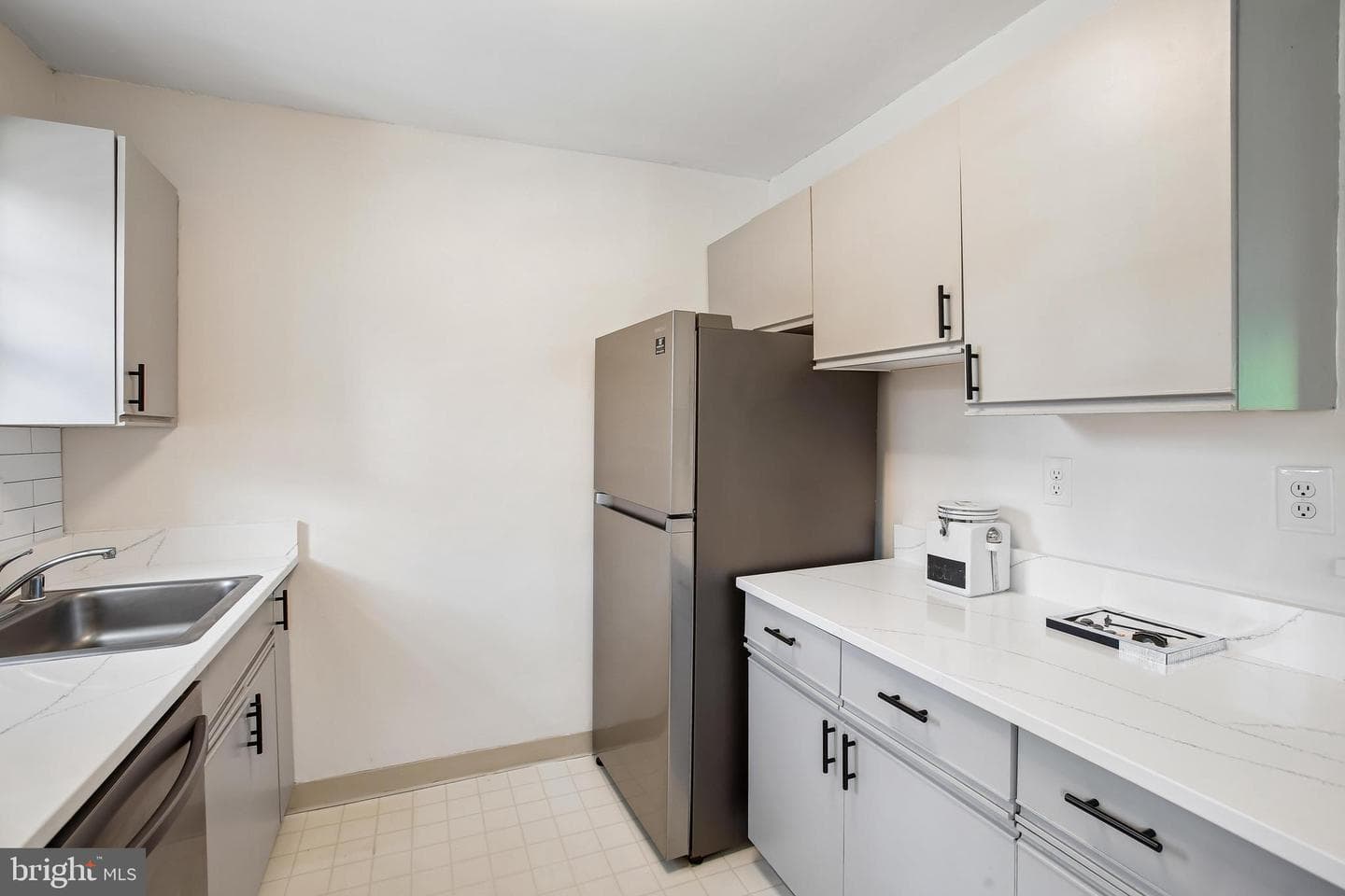 1702 W Abingdon Drive #201 photo 14