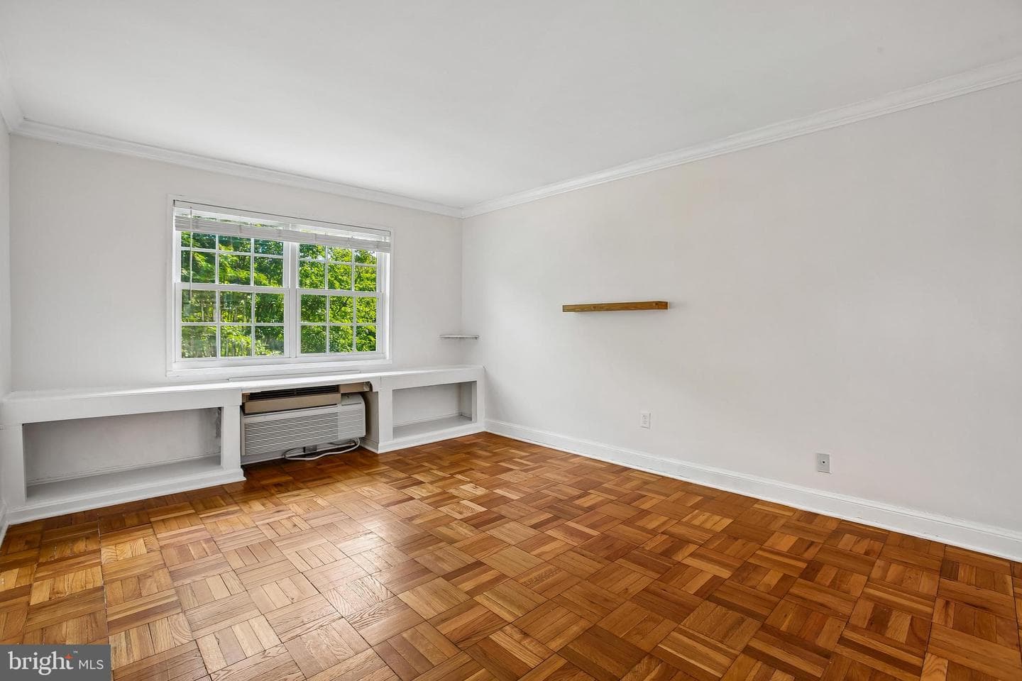 1702 W Abingdon Drive #201 photo 28