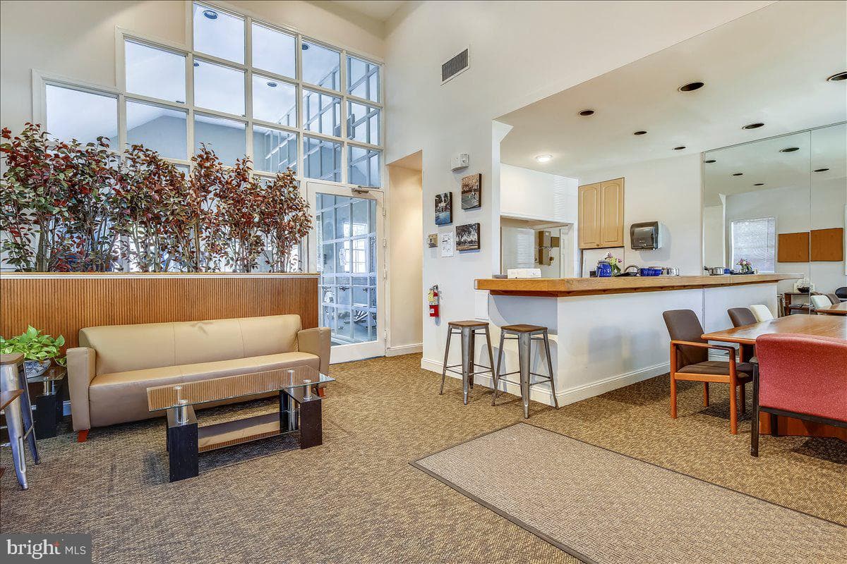 1702 W Abingdon Drive #201 photo 35