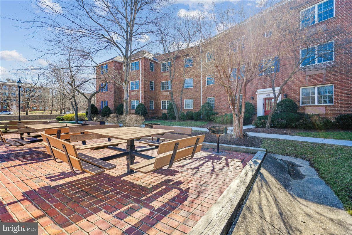 1702 W Abingdon Drive #201 photo 39
