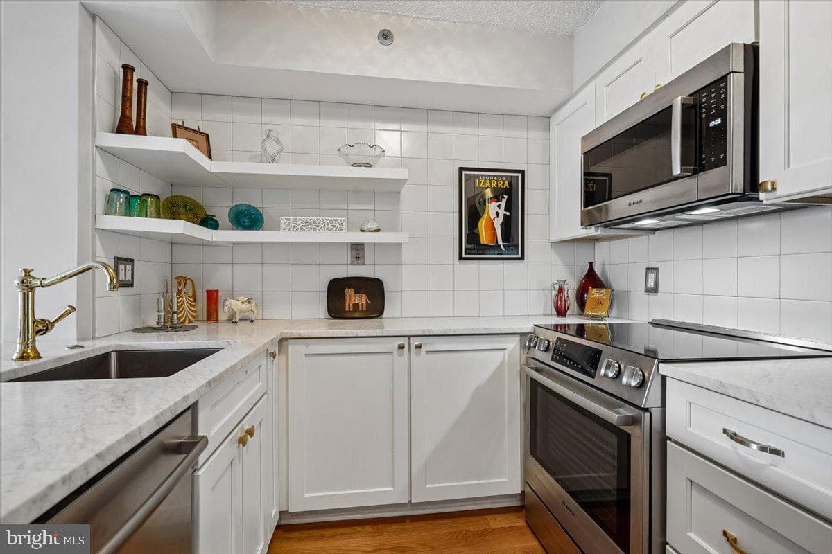 1200 Braddock Place #205 photo 10