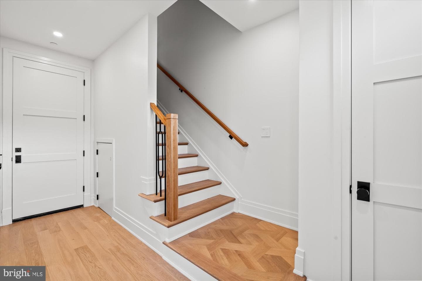 109 N West Street photo 7