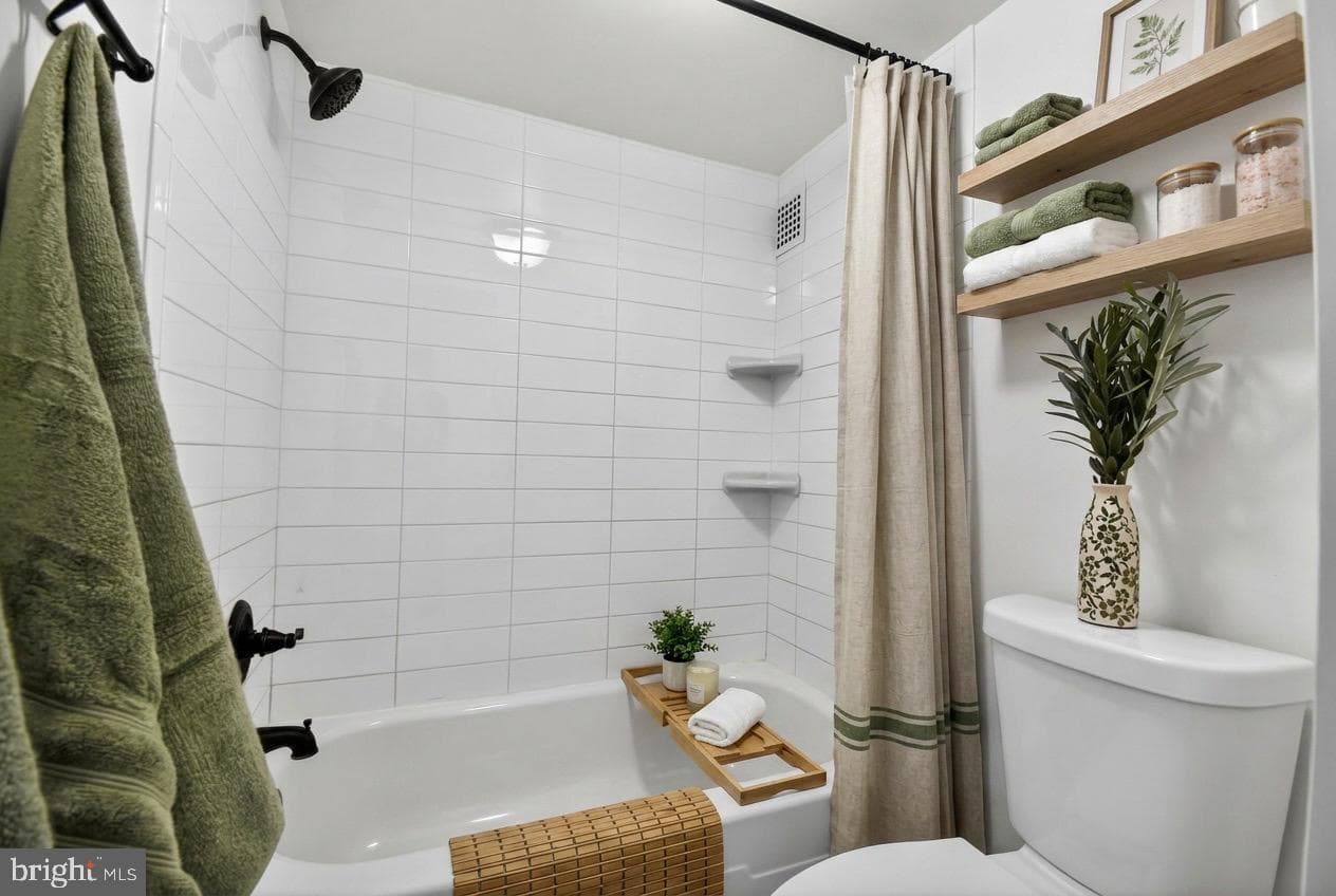 1225 Martha Custis Drive #415 photo 9