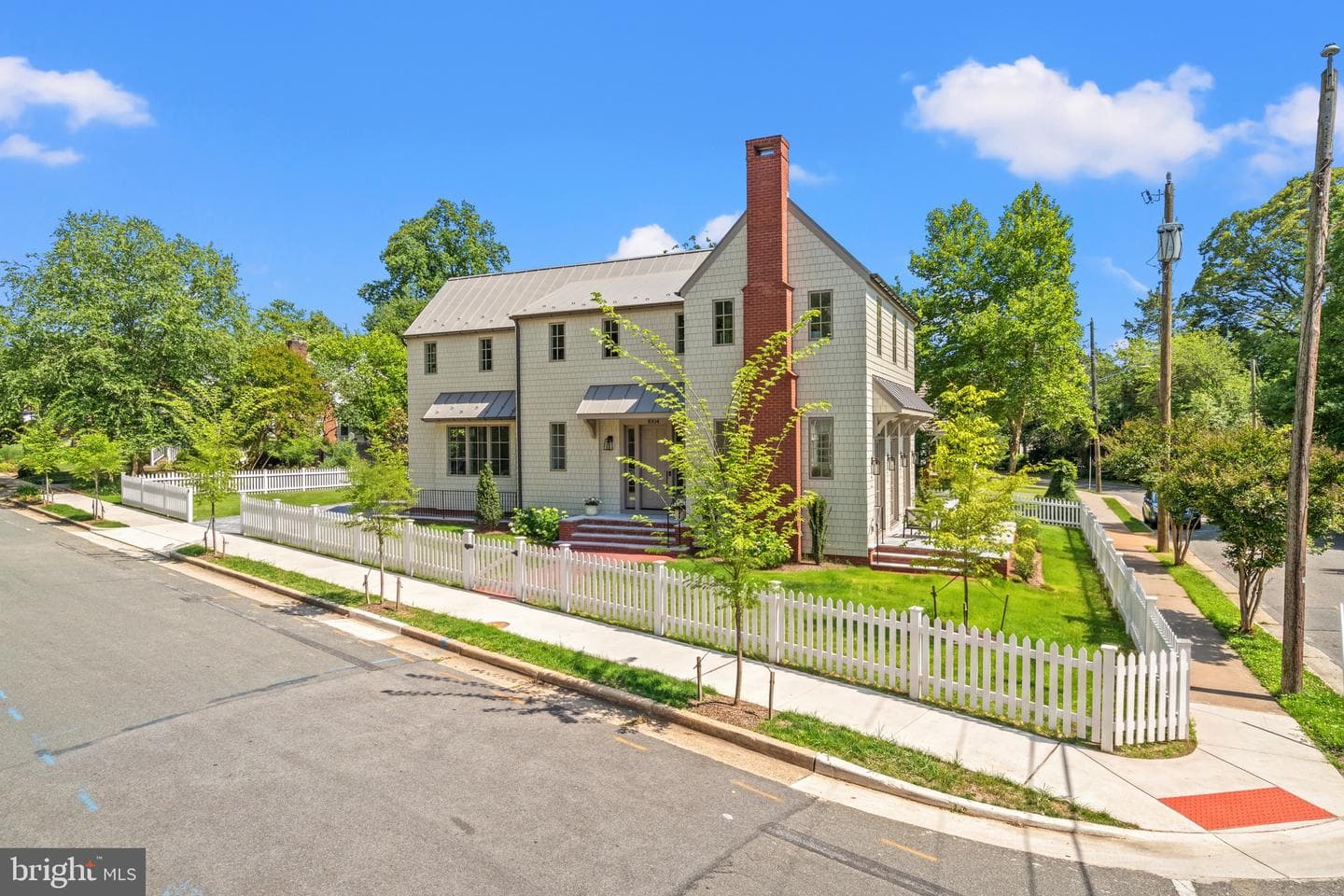 1004 Virginia Avenue photo 2