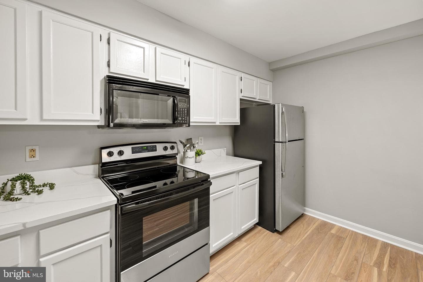 1100 Quaker Hill Drive #418 photo 4