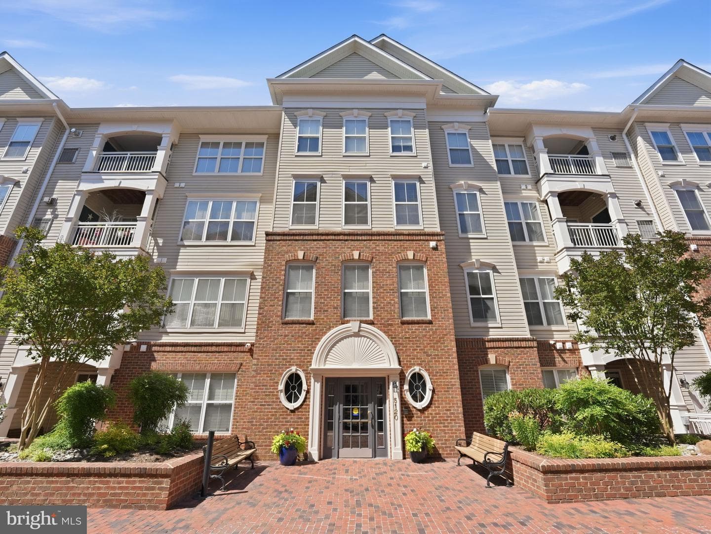 5120 Donovan Drive #102