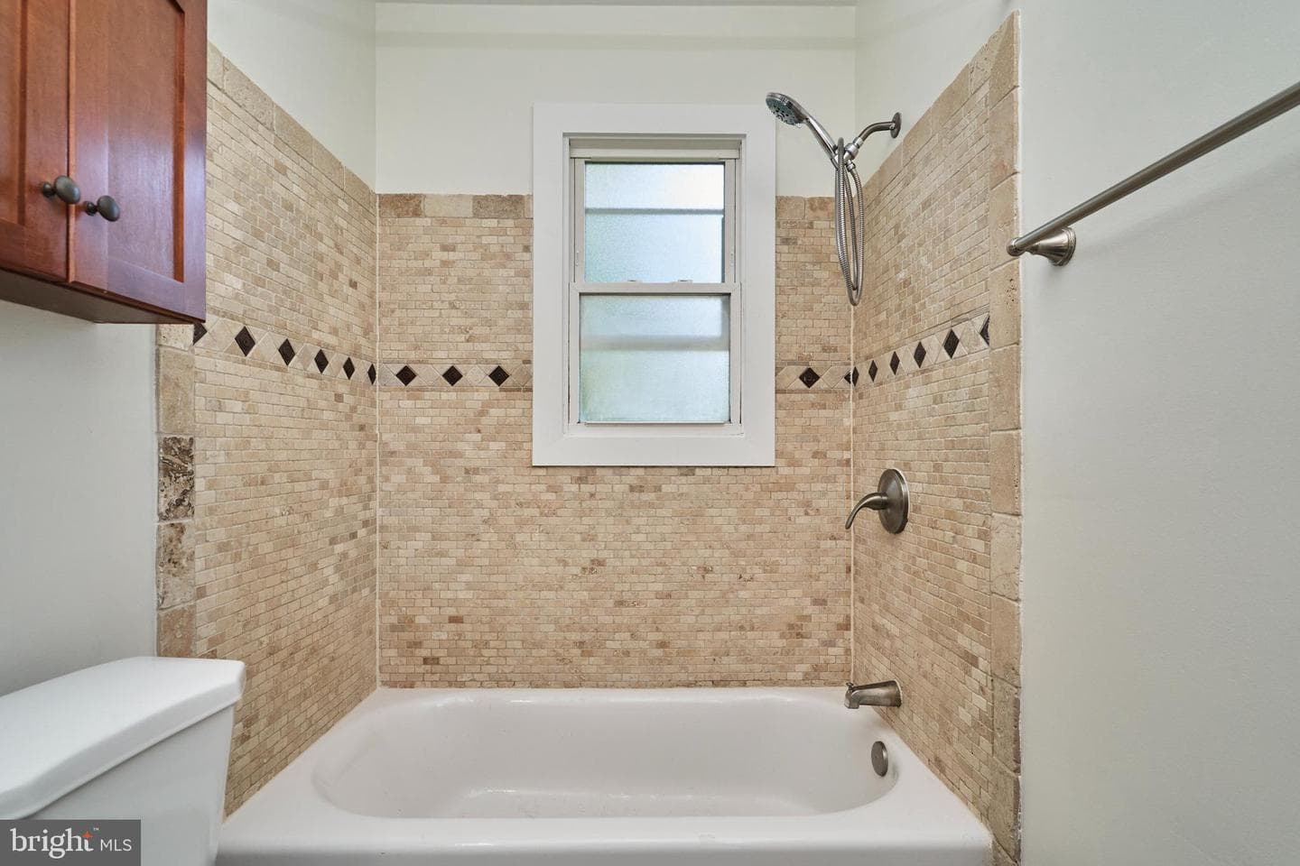 327 Laverne Avenue photo 26