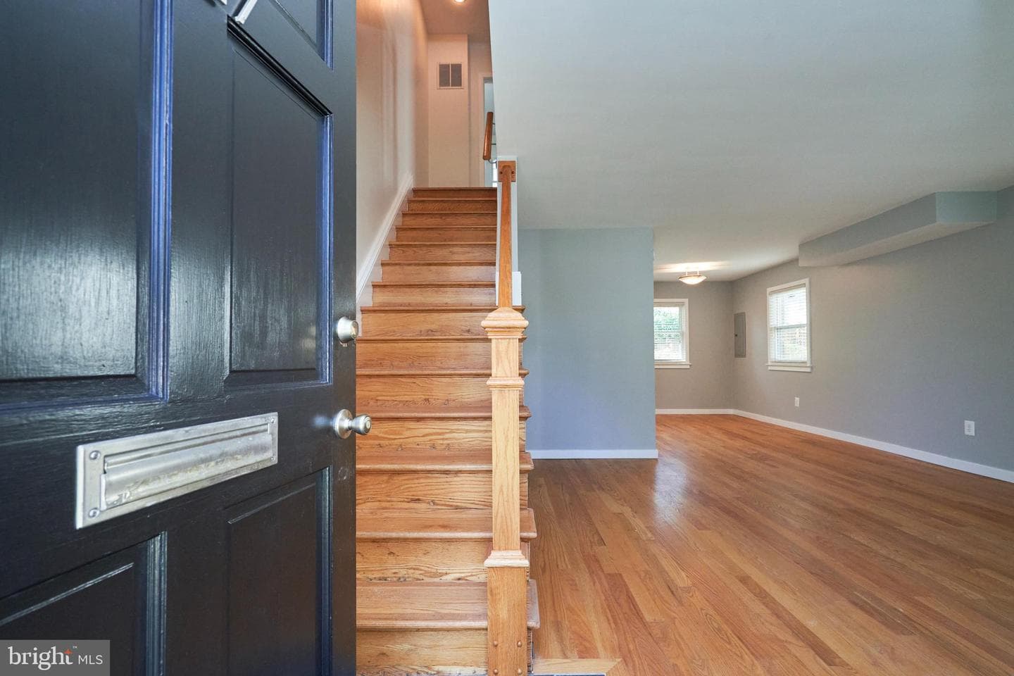 327 Laverne Avenue photo 4