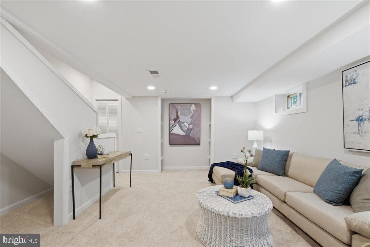 115 S Iris Street photo 23