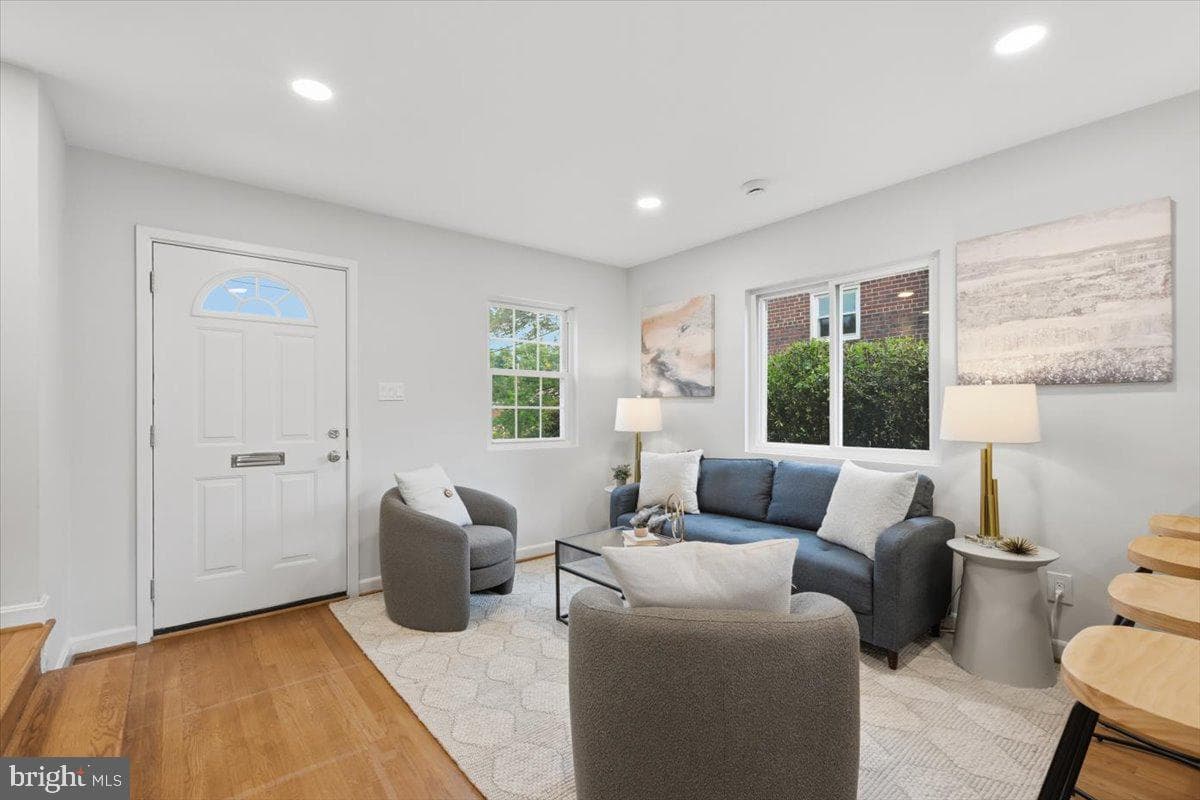 115 S Iris Street photo 6