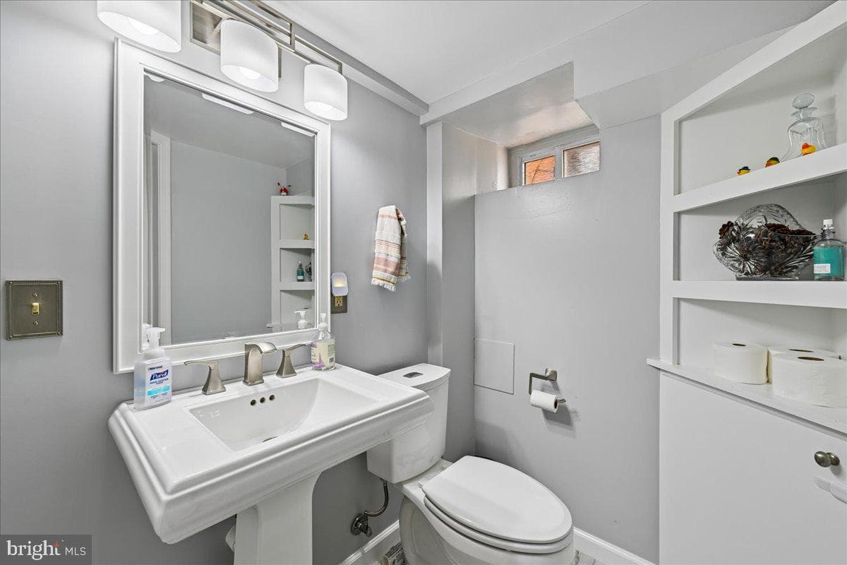 533 E Luray Avenue photo 31