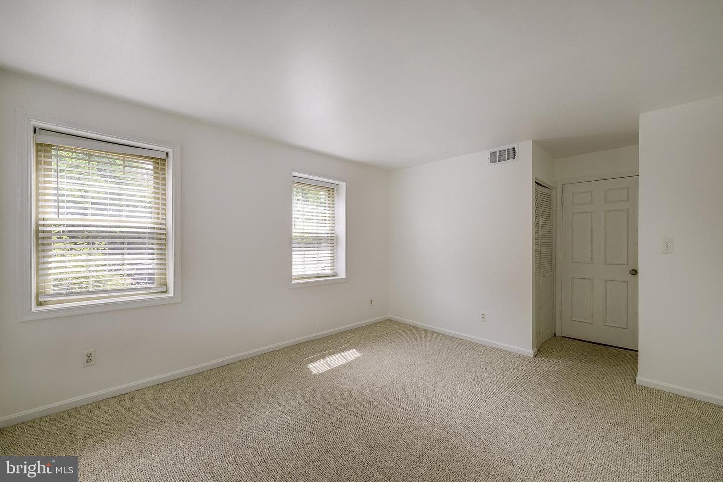 1403 E Abingdon Dr # 2 photo 15