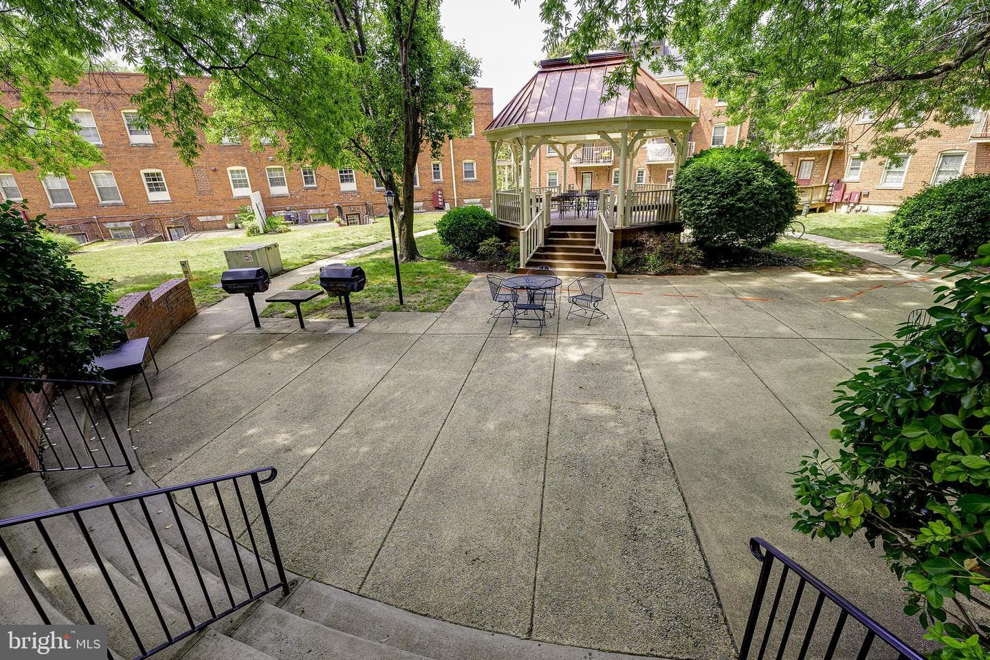 1403 E Abingdon Dr # 2 photo 26