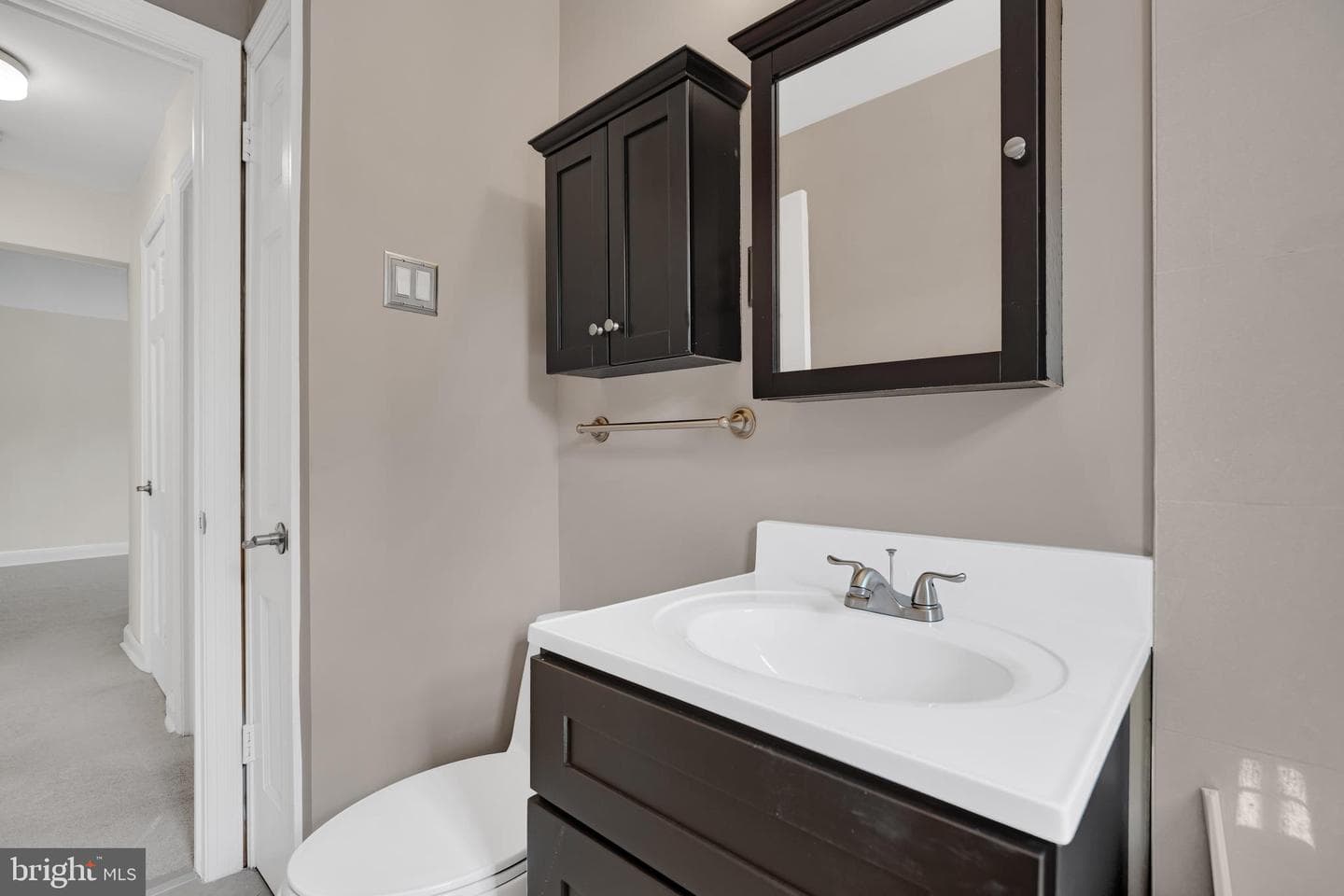 1700 W Abingdon Drive #203 photo 30