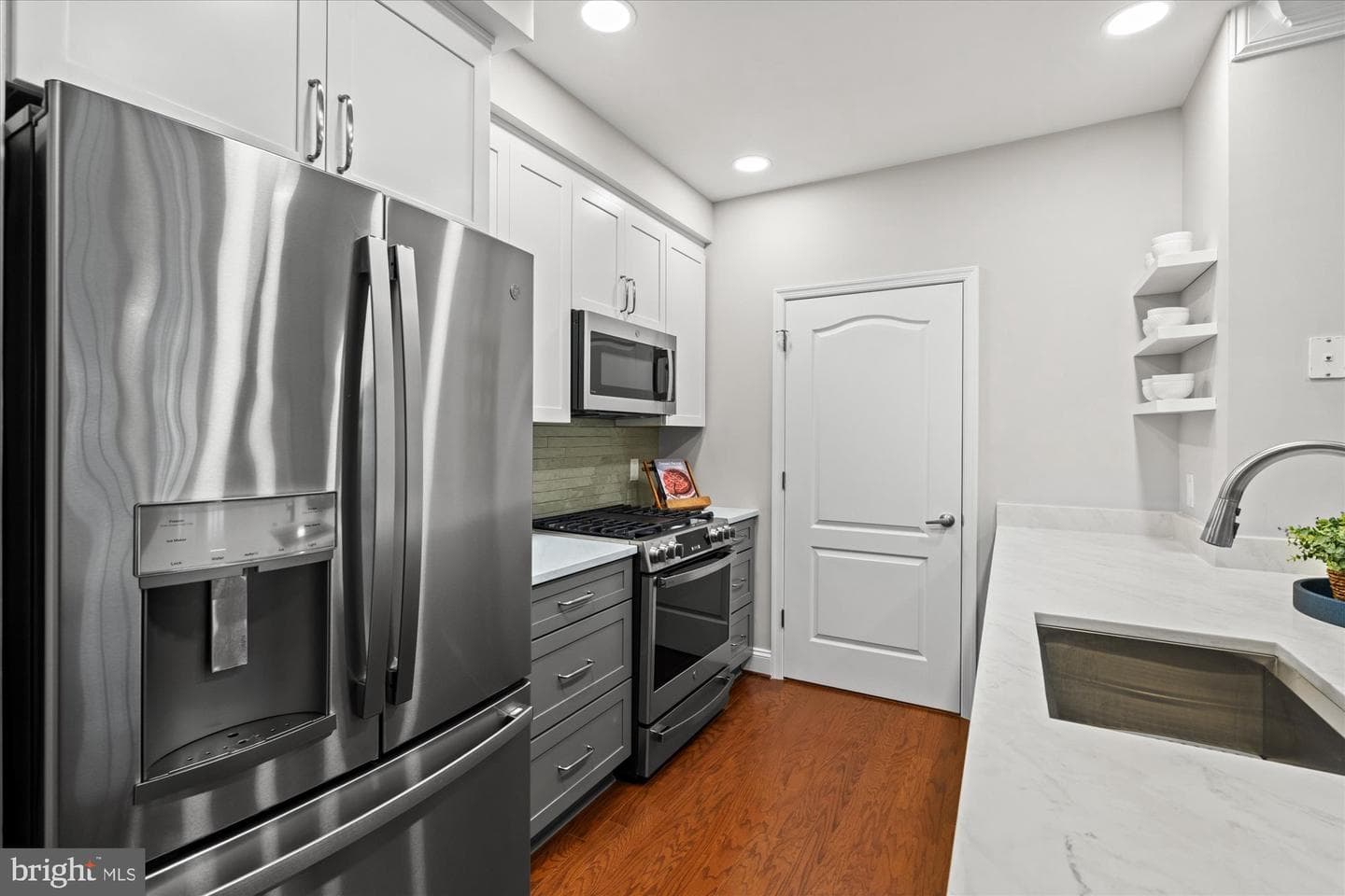 1115 Cameron Street #109 photo 6