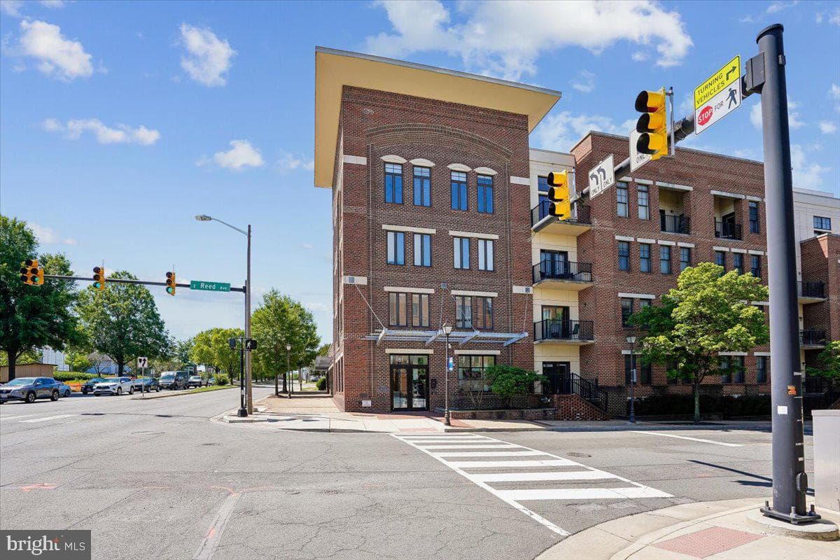 181 E Reed Avenue #203 photo 39