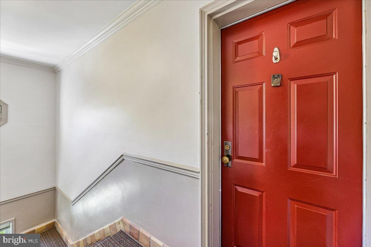 1708 W Abingdon Drive #301 photo 3