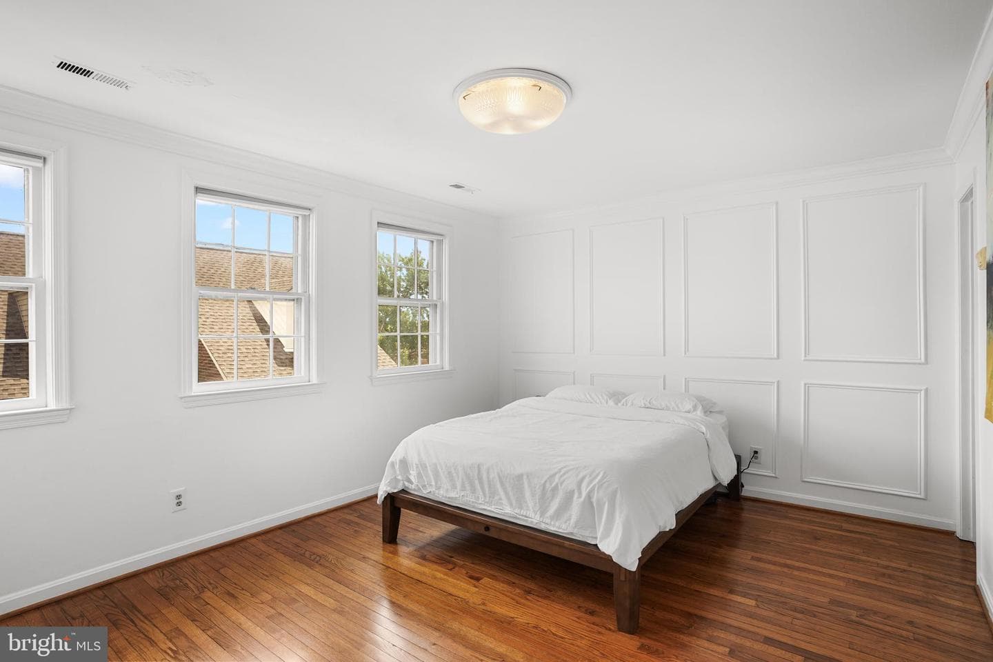 686 S Columbus Street photo 27