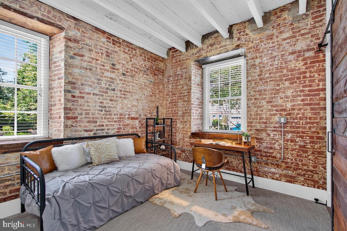 515 N Washington Street #105 photo 37