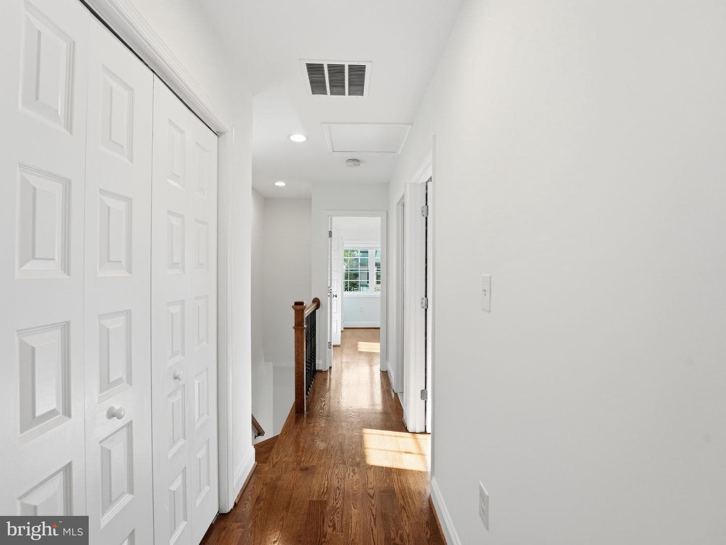 102 E Howell Avenue photo 21