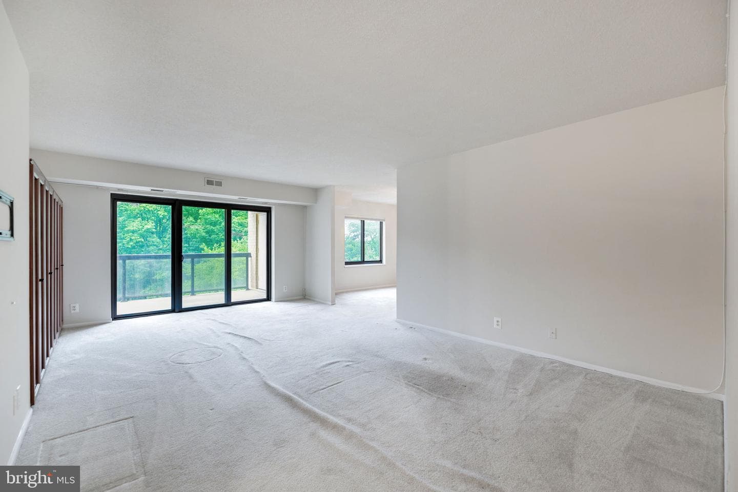 307 Yoakum Pkwy # 512 photo 13