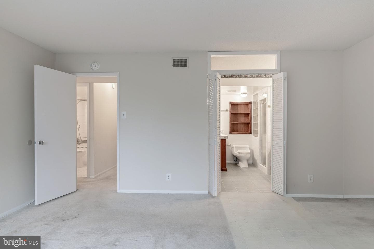 307 Yoakum Pkwy # 512 photo 16