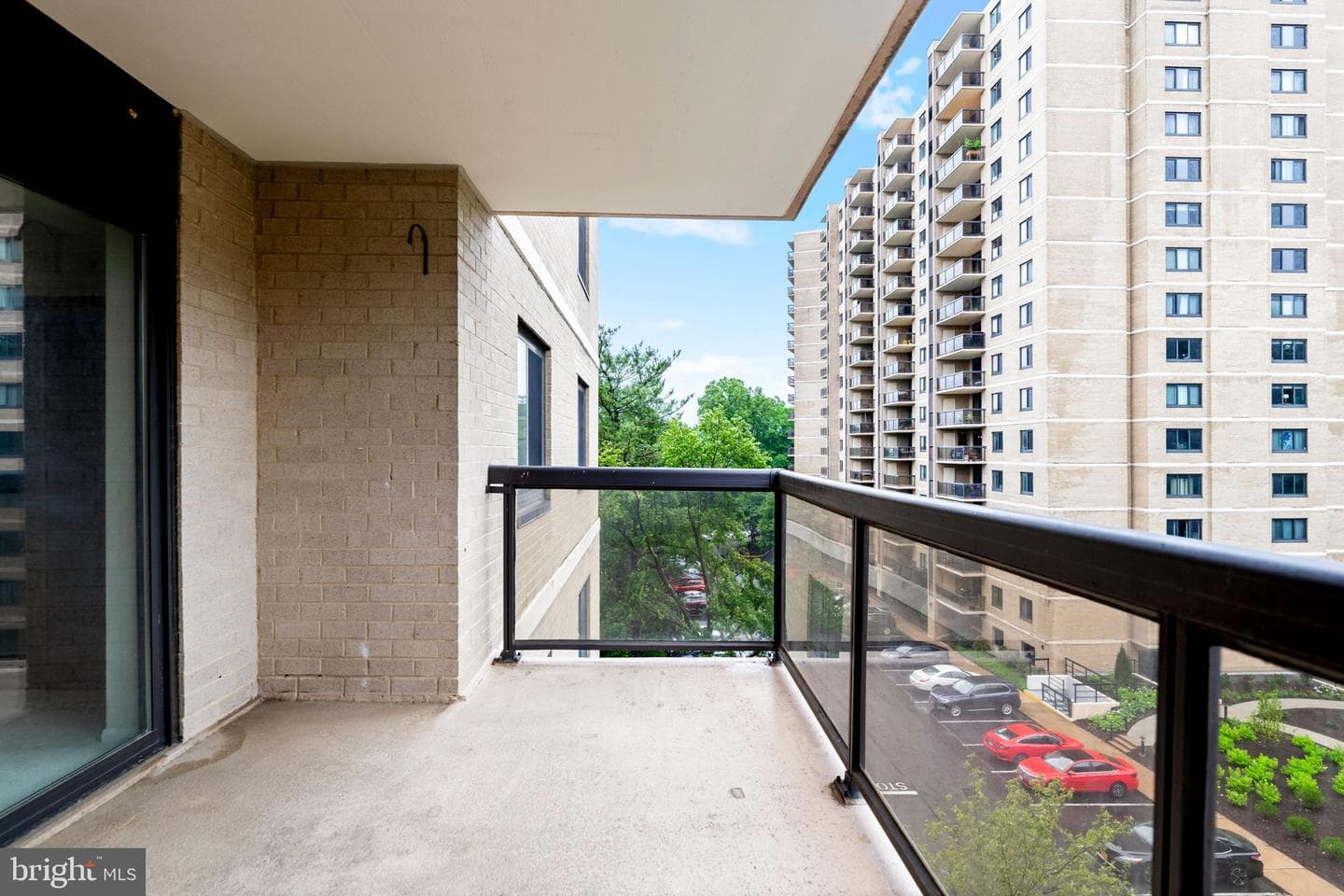 307 Yoakum Pkwy # 512 photo 29