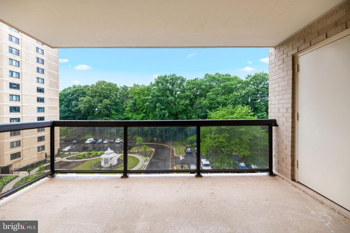 307 Yoakum Pkwy # 512 photo 31