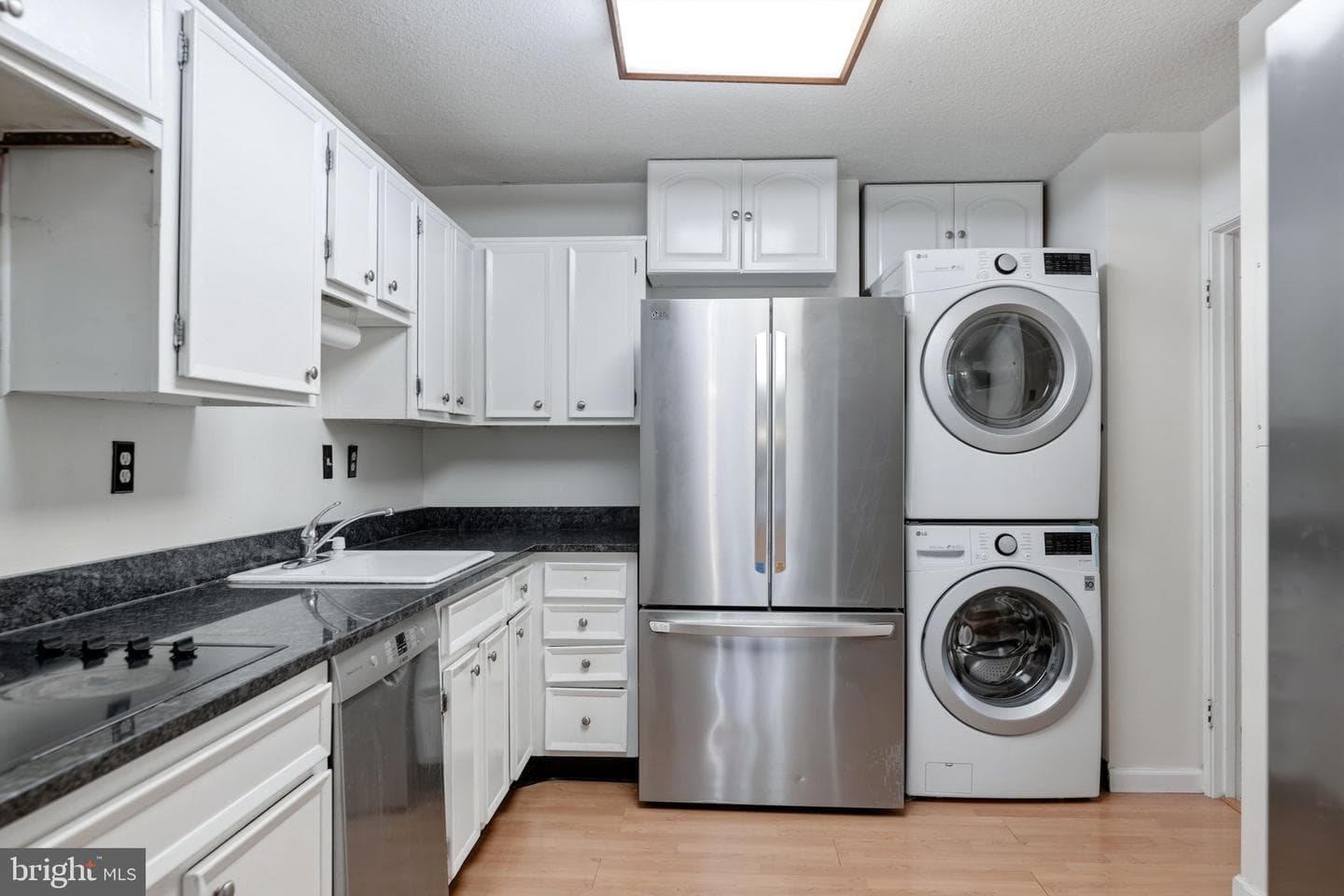 307 Yoakum Pkwy # 512 photo 6