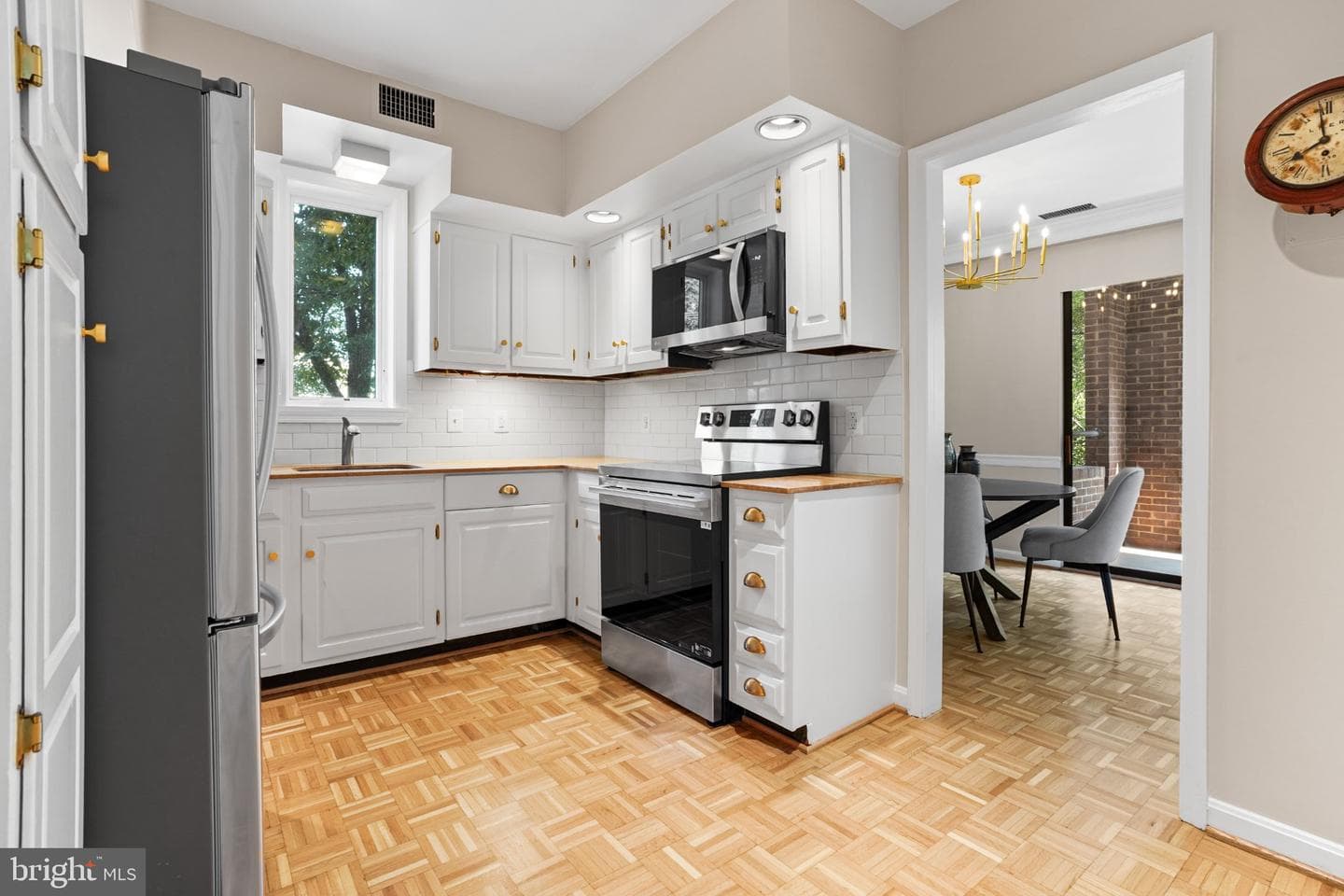 601 Wilkes Street #204 photo 17