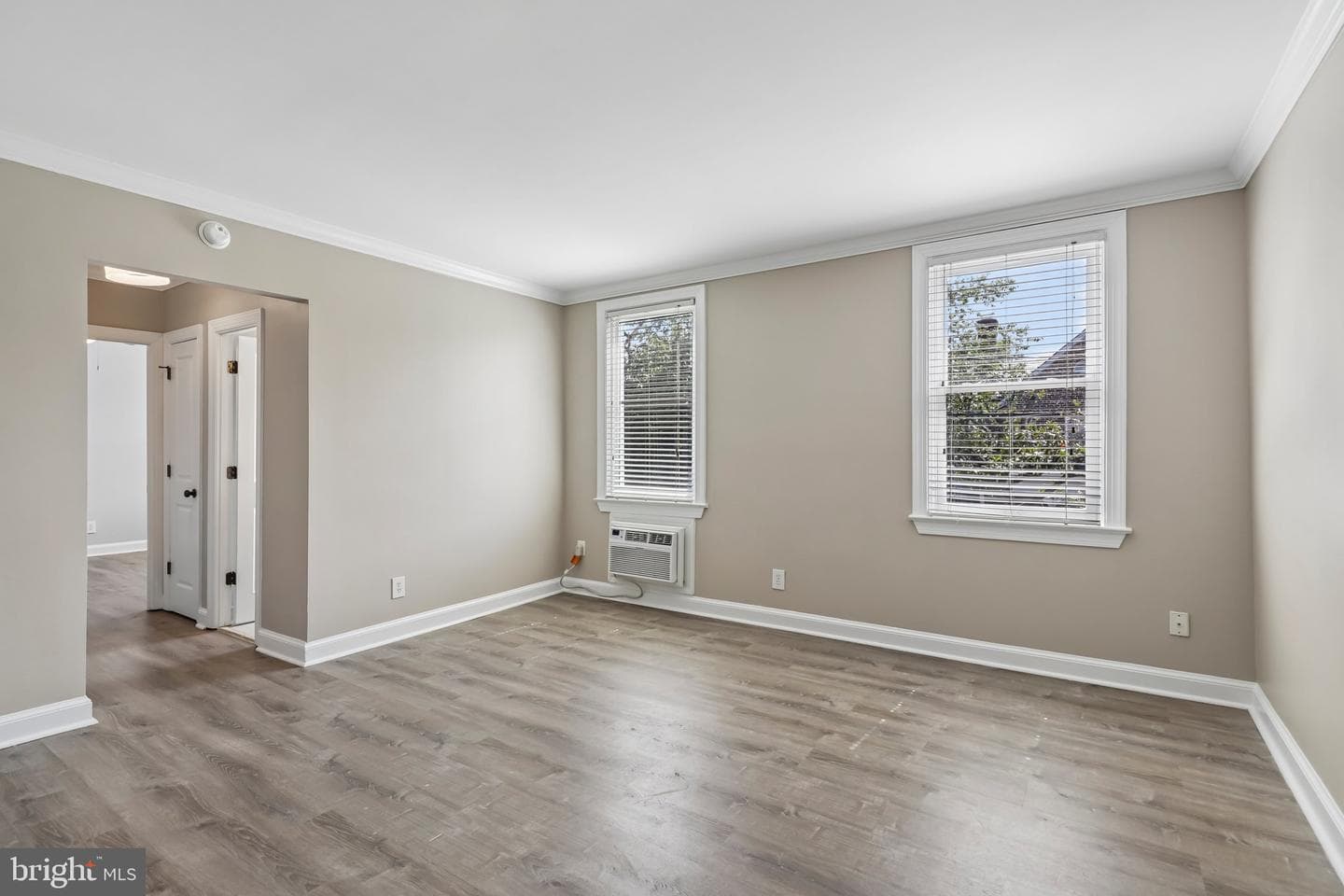 906 S Washington St # 207 photo 12