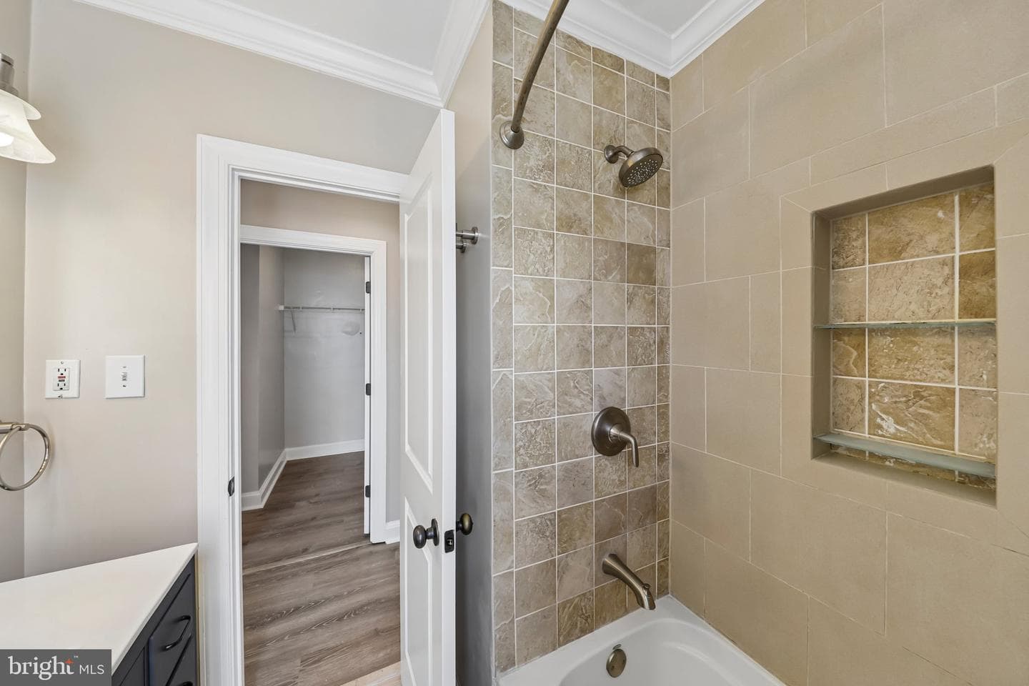 906 S Washington St # 207 photo 16