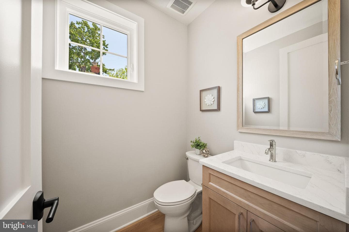 31 E Reed Avenue photo 24