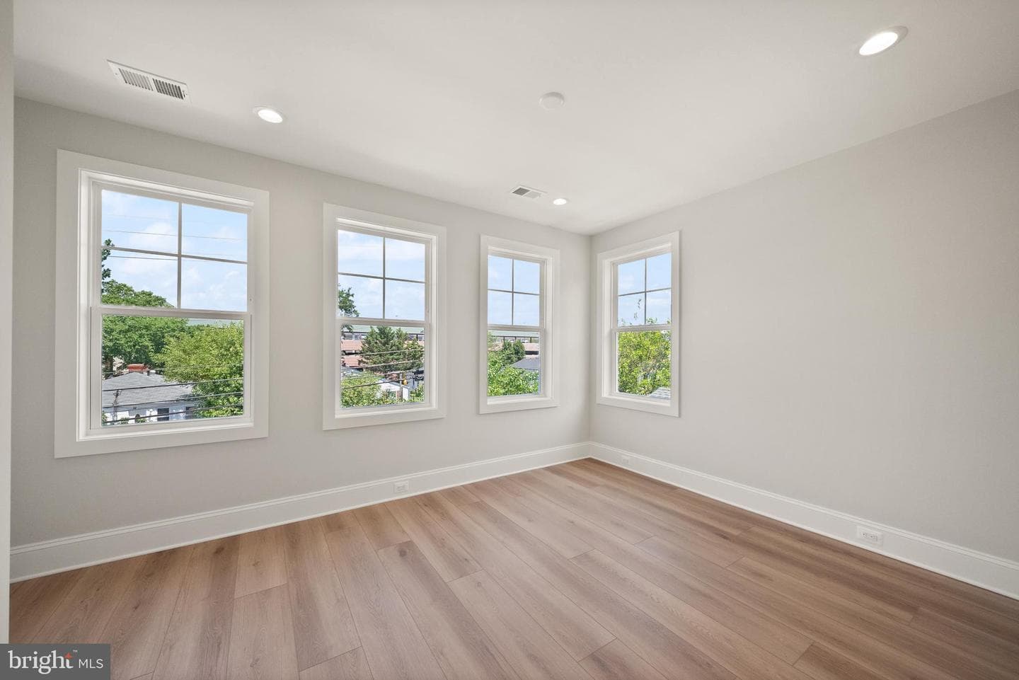 31 E Reed Avenue photo 40