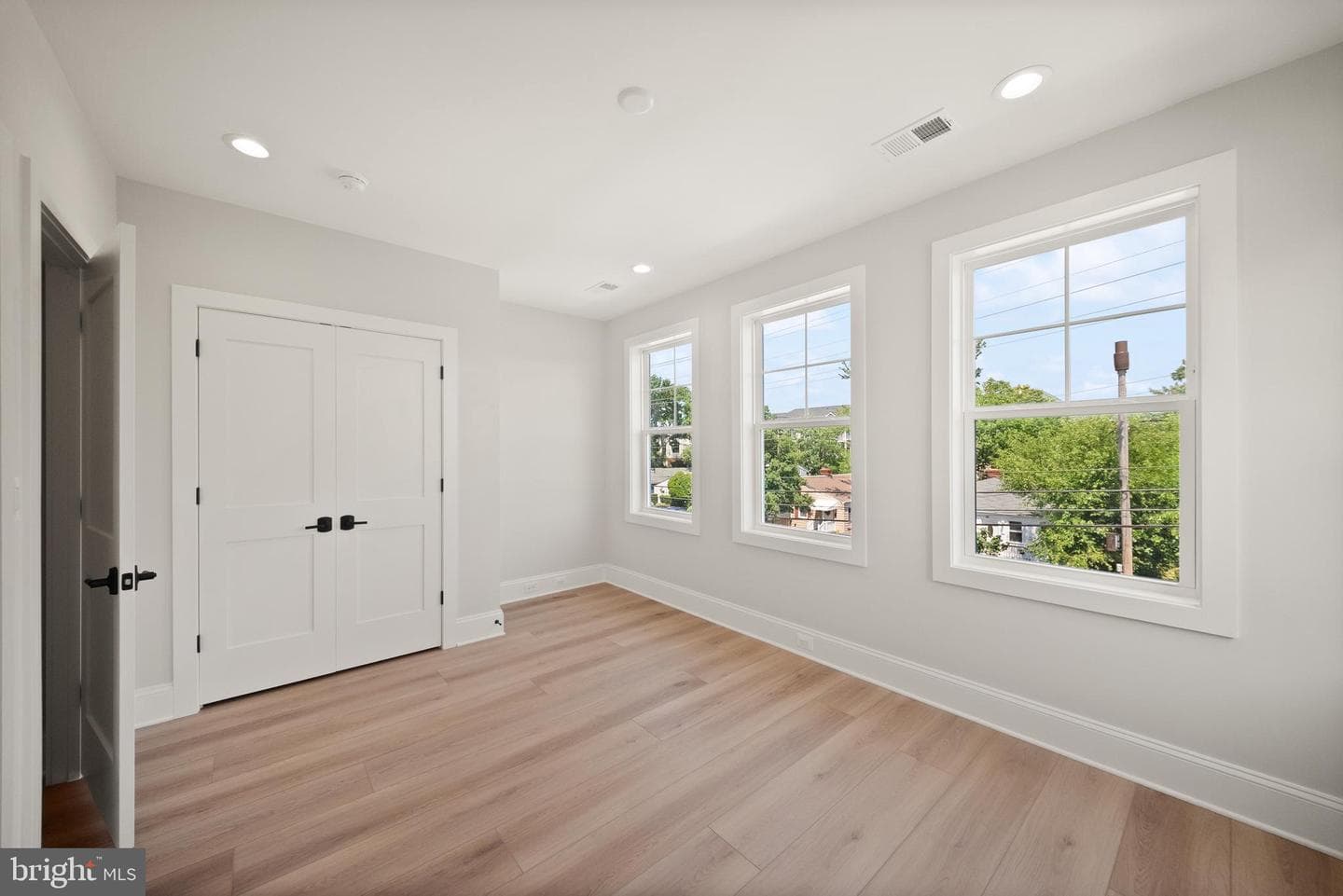 31 E Reed Avenue photo 42