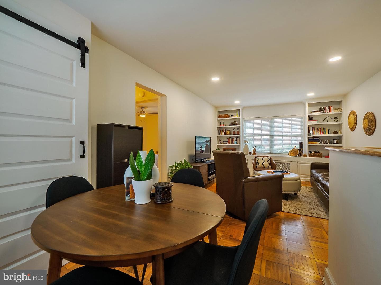 1608 W Abingdon Dr # 102 photo 14