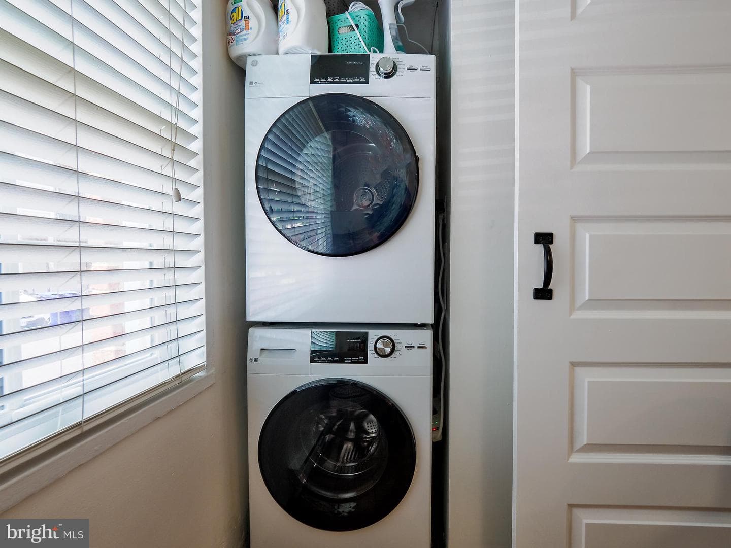1608 W Abingdon Dr # 102 photo 22