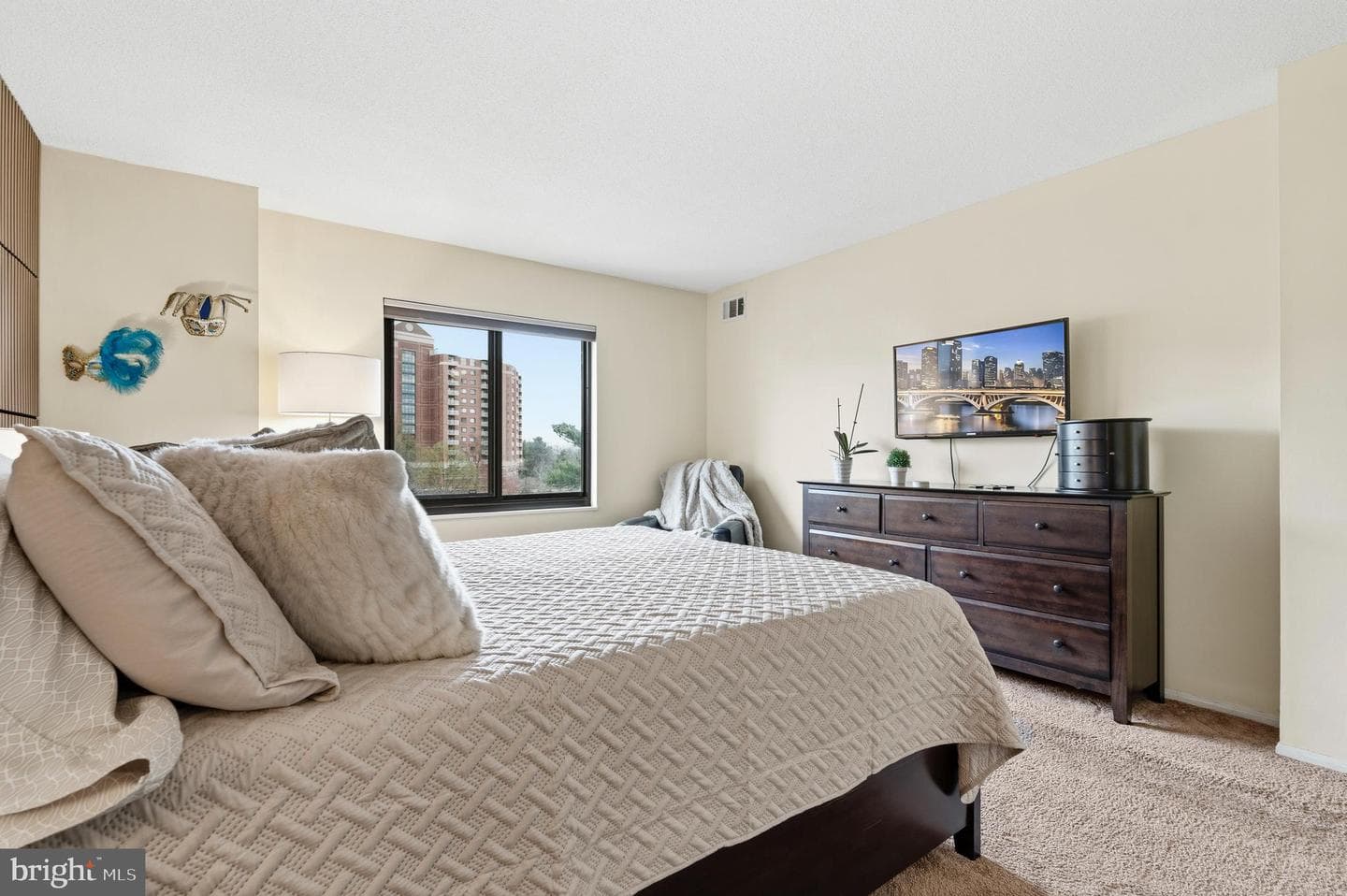 203 Yoakum Pkwy # 410 photo 25